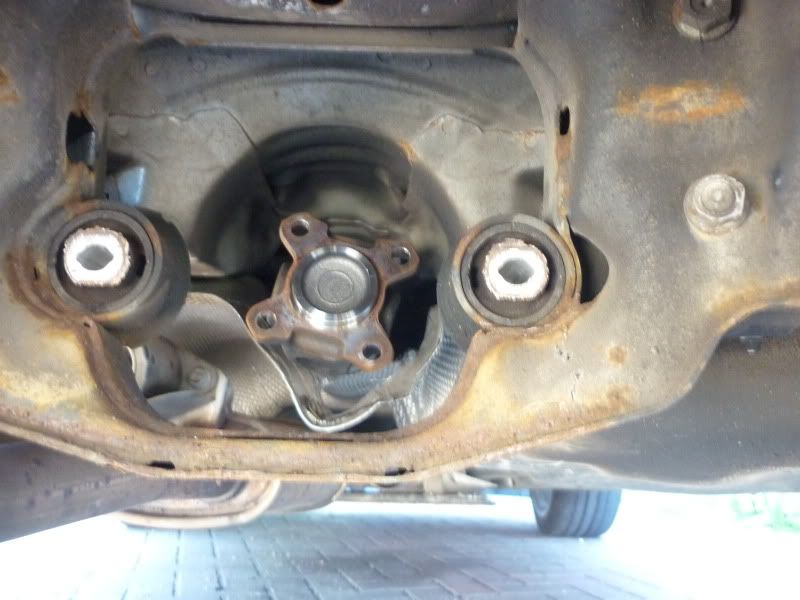 2003 E46 325Ci Differential Mount bushes change.